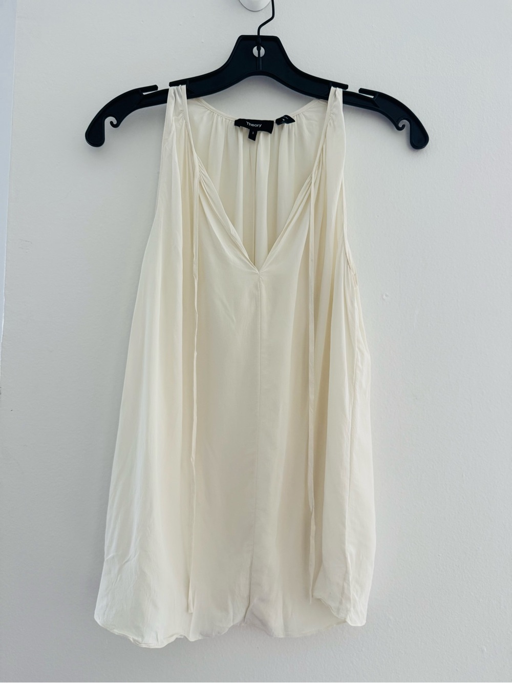 THEORY Cream Sleeveless V-Neck Blouse